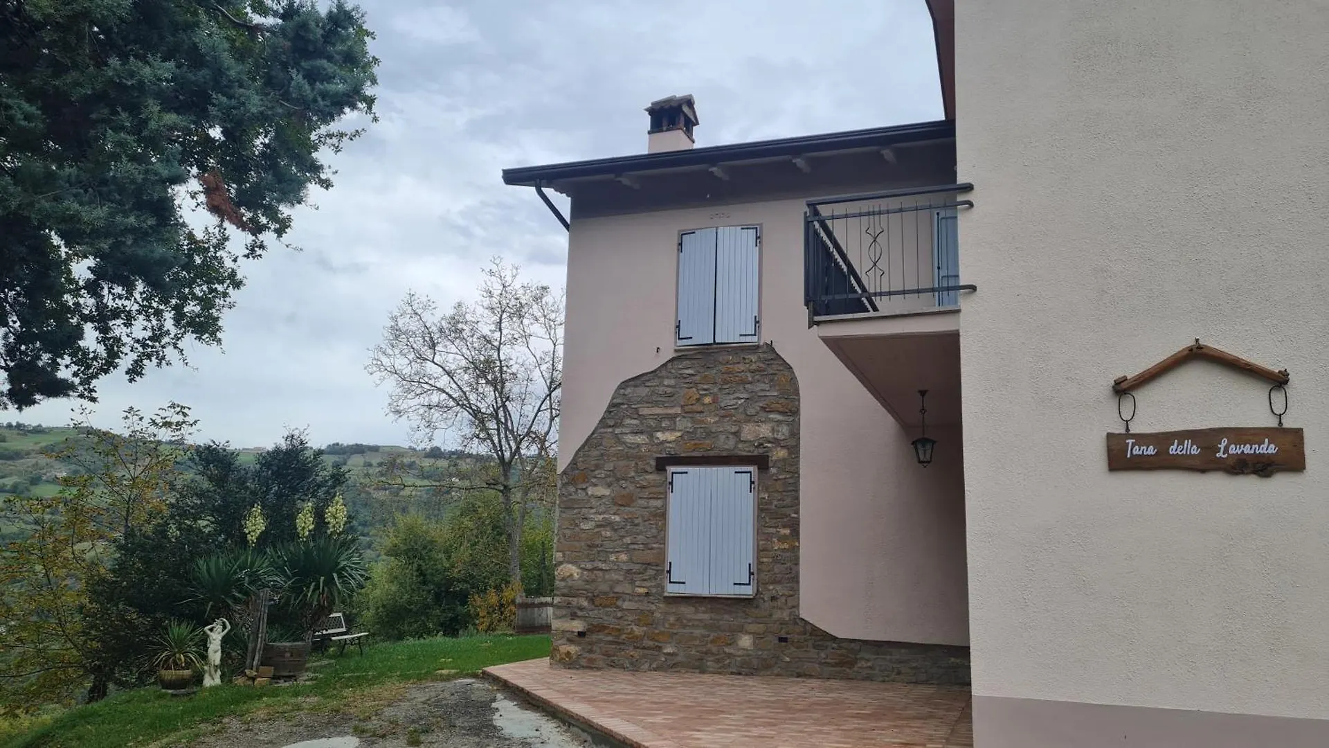Tana Della Lavanda Montefiorino